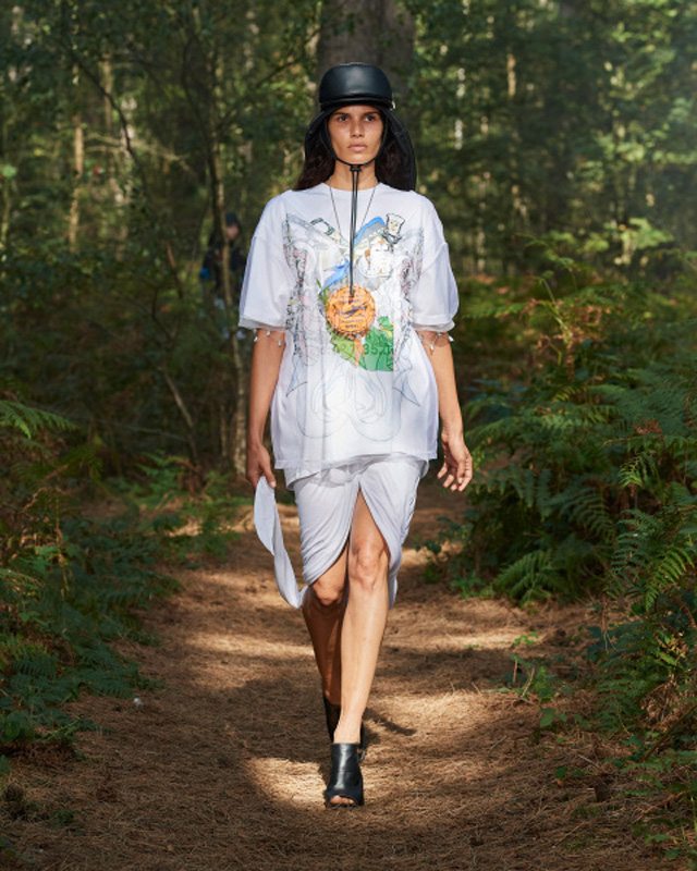 Riccardo Tisci célèbre la nature avec son défilé Burberry printemps-été 2021