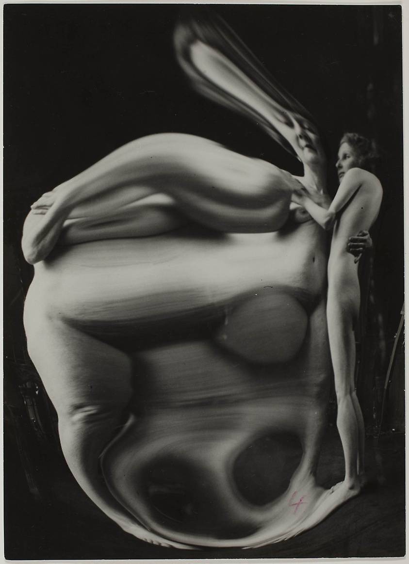 André Kertész. “Distortion #4” (1932-1933), Sandro Miller, 2017