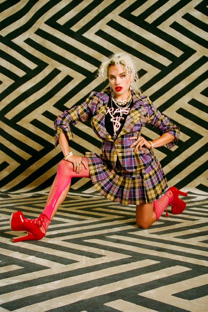 Vivienne Westwood mise sur le punk casual pour sa collection printemps-été 2021