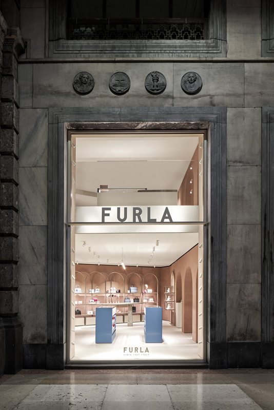 À quoi ressemble le flagship de Furla imaginé par l'architecte David Chipperfield ?