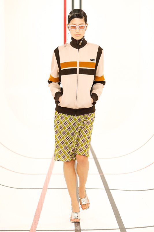 Le sportswear précieux de la collection Miu Miu printemps-été 2021