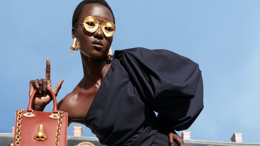 Les 15 accessoires les plus insolites de la Fashion Week printemps-été 2021