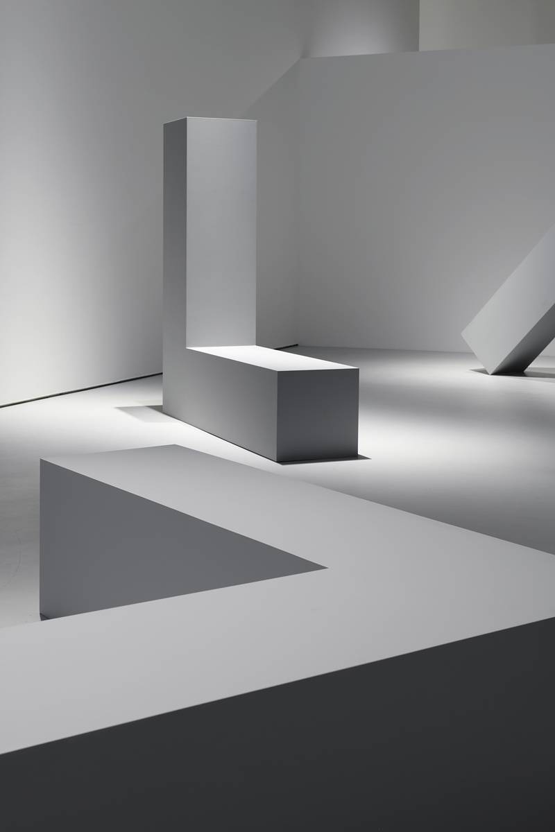Robert Morris, géant du minimalisme en 5 grands principes artistiques