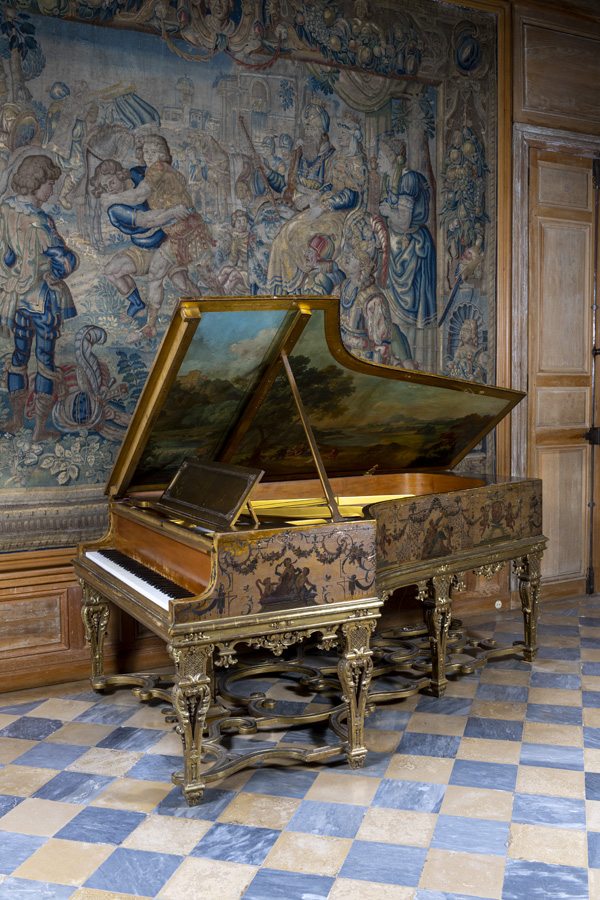 Piano à queue Steinway & Son ayant appartenu à Charles Aznavour