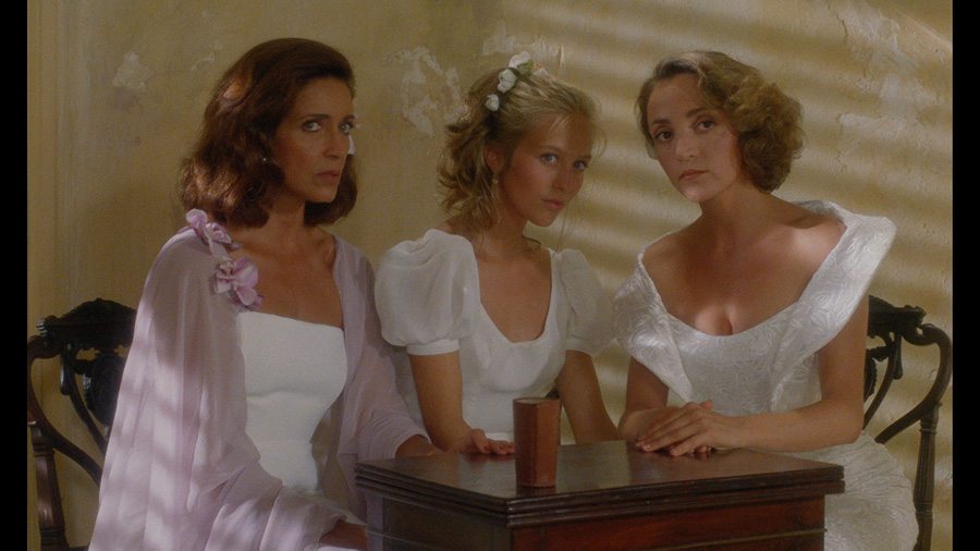 Françoise Fabian, Cécile Sanz de Alba et Dominique Blanc dans "Plaisir d’amour" (1991) de Nelly Kaplan © Lobster Films