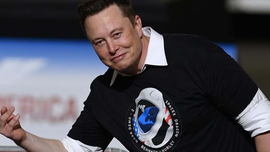 Pourquoi le milliardaire Elon Musk créé-t-il la polémique aux États-Unis ?