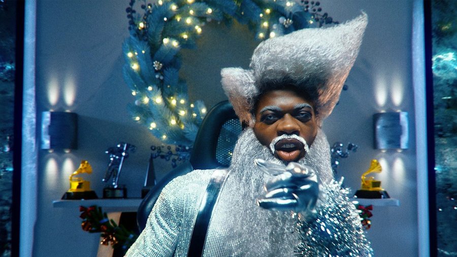 Lil Nas X a-t-il eu raison de se déguiser en Père Noël ? 