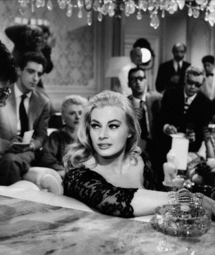 Photo tirée de “La dolce vita” (1960) de Federico Fellini.