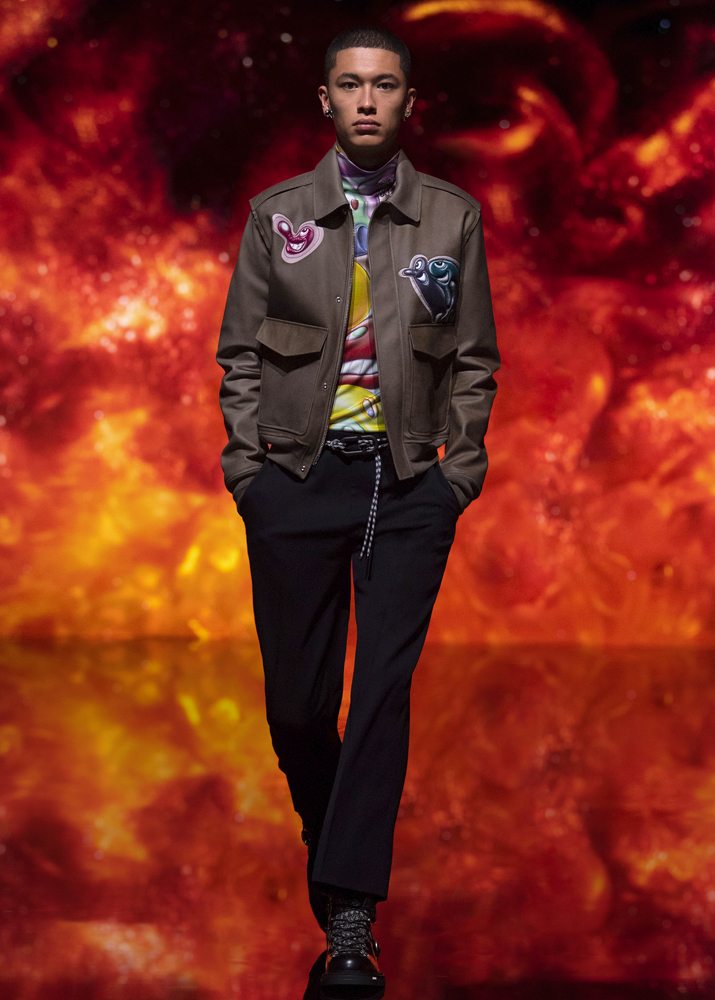 Dior dévoile une collection homme hyper-cosmique avec l’artiste Kenny Scharf