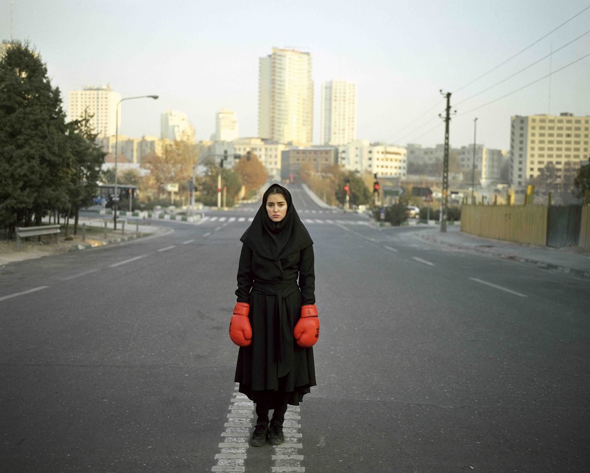 Newsha Tavakolian, “Portrait de Negin à Téhéran” (2010) © Newsha Tavakolian / Magnum Photos