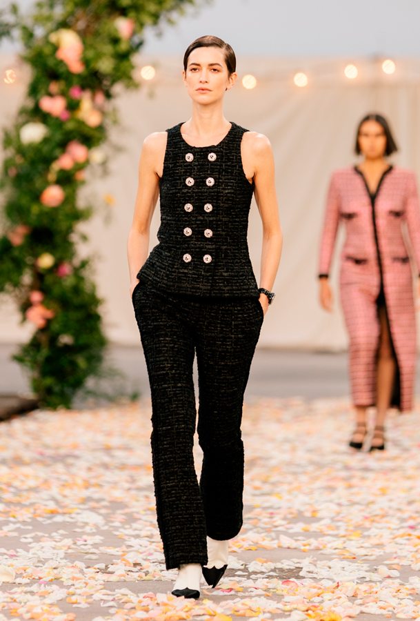 Danse, liberté et soirée d'été pour la collection Chanel haute couture printemps-été 2021 