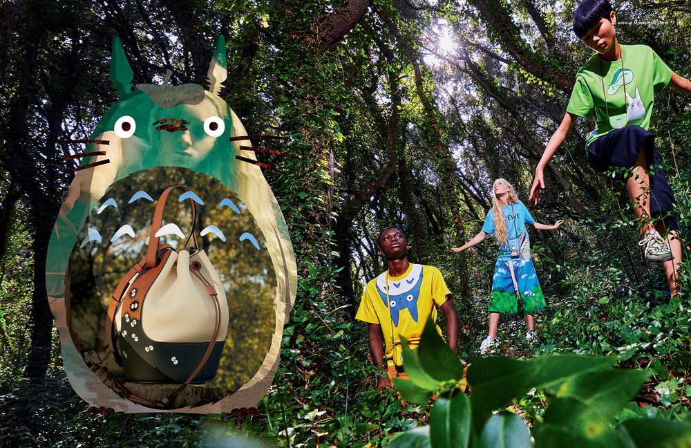 Loewe invite la famille Totoro sur une collection de sacs et prêt-à-porter
