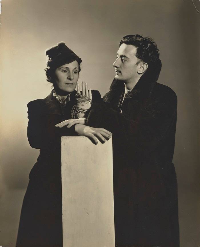 Man Ray "Dali et Gala", 1936 © Man Ray 2015 Trust / Adagp, Paris 2021