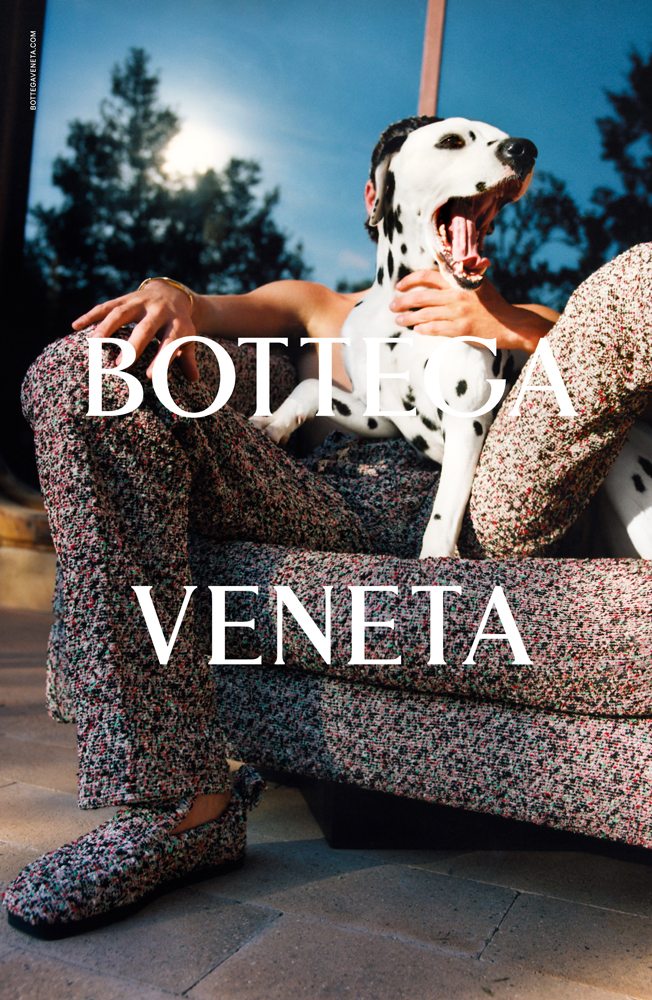 Quelles artistes reconnues Bottega Veneta invite-t-elle dans sa nouvelle campagne ?