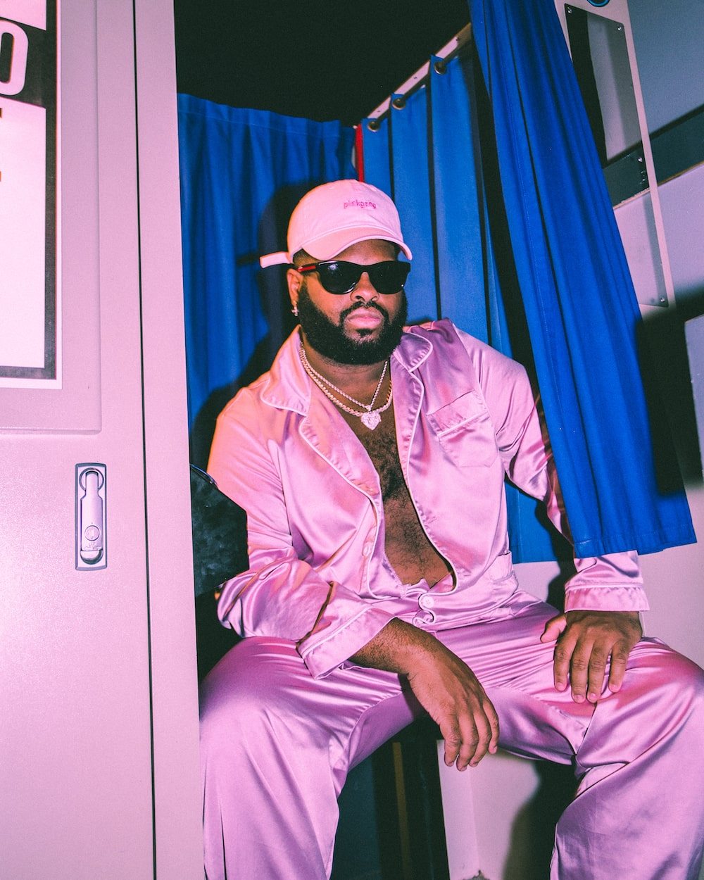 Pink Sweat$ : la soul cristalline d’un homme en rose