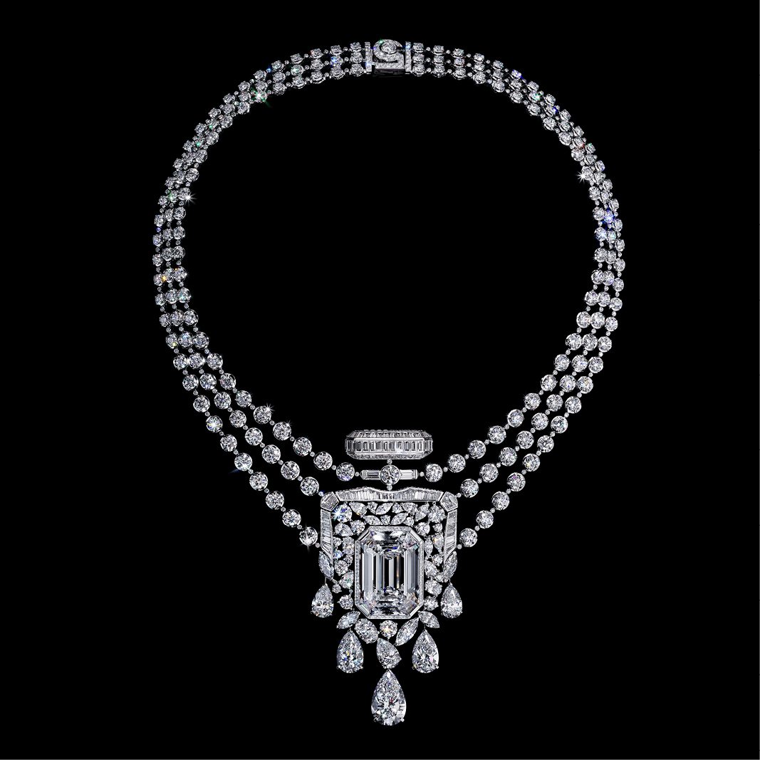 À quoi ressemble le collier de haute joaillerie Chanel pour les 100 ans du parfum N°5?