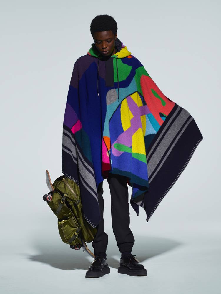 L'artiste Kaws fait exploser ses couleurs sur la nouvelle collection Sacai