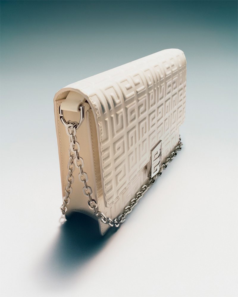 Matthew M. Williams imagine un sac autour du monogramme Givenchy