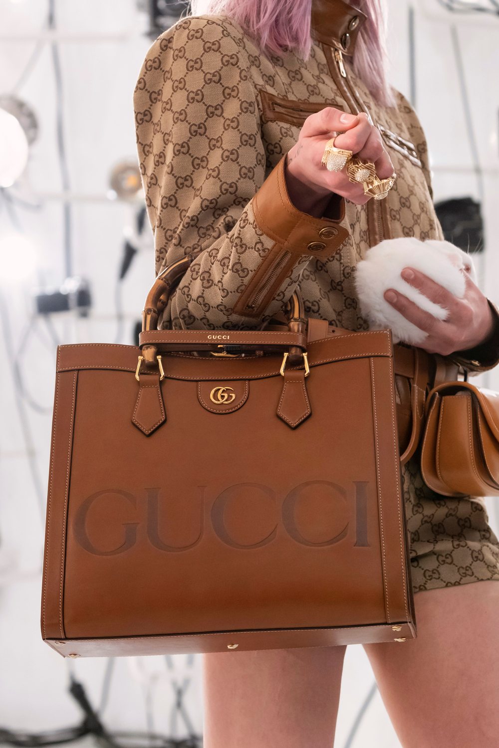 35 accessoires repérés au défilé Gucci Aria qui célèbre les 100 ans de la maison