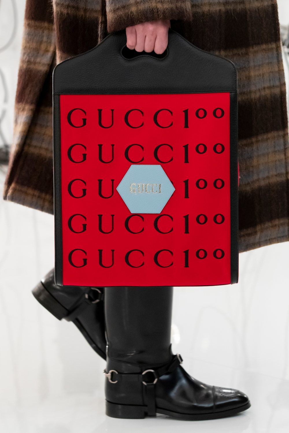 35 accessoires repérés au défilé Gucci Aria qui célèbre les 100 ans de la maison