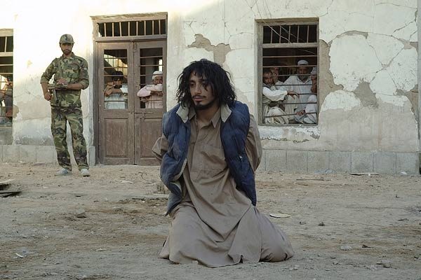 Riz Ahmed dans "Road to Guantanamo" (2006) de Michael Winterbottom. 