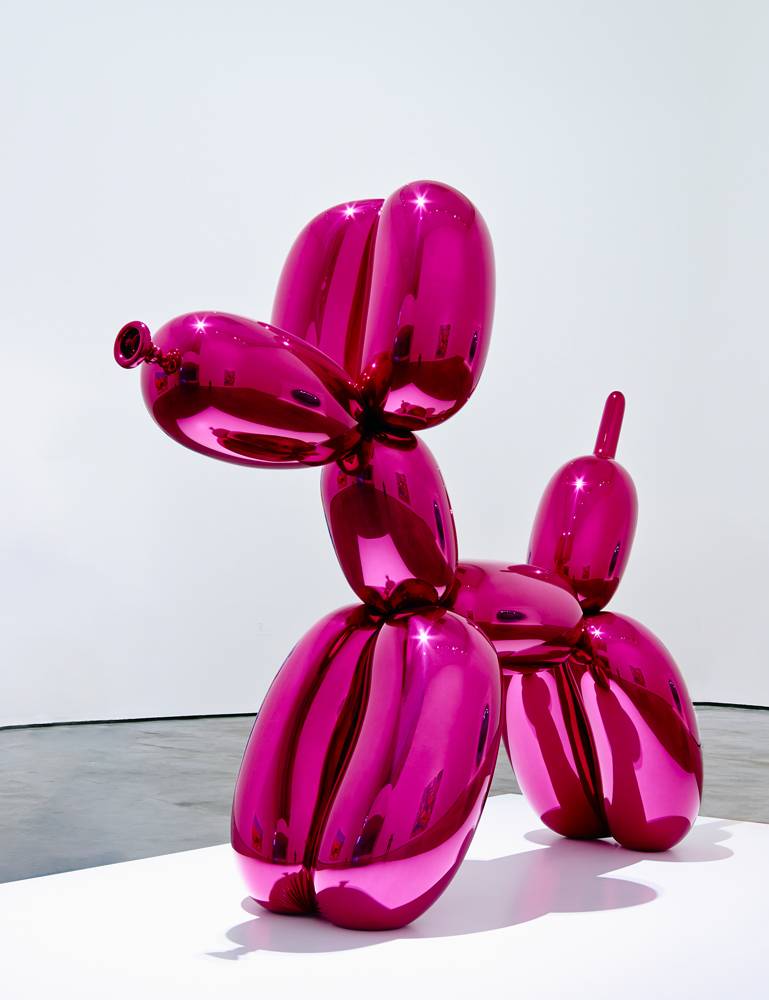 Jeff Koons, Balloon Dog, Magenta, 1994-2000, Collection Pinault ©Erika Barahona Ede