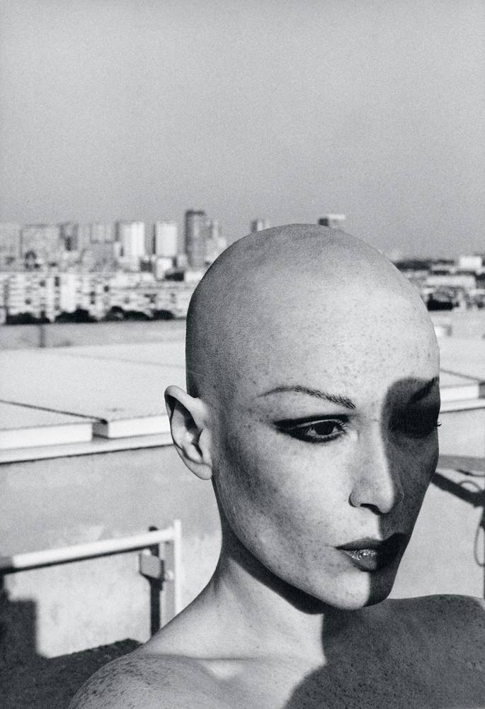 Manon, “La dame au crâne rasé”, série photographique, 1977-78. Courtesy de l’artiste.