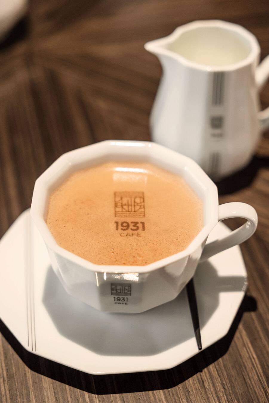 Jaeger-Lecoultre ouvre deux cafés éphémères pour les 90 ans de la Reverso 
