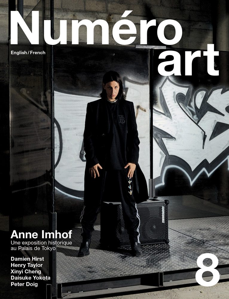 Anne Imhof – habillée en Burberry par Riccardo Tisci – photographiée par Nadine Fraczkowski, en couverture du Numéro art #8.