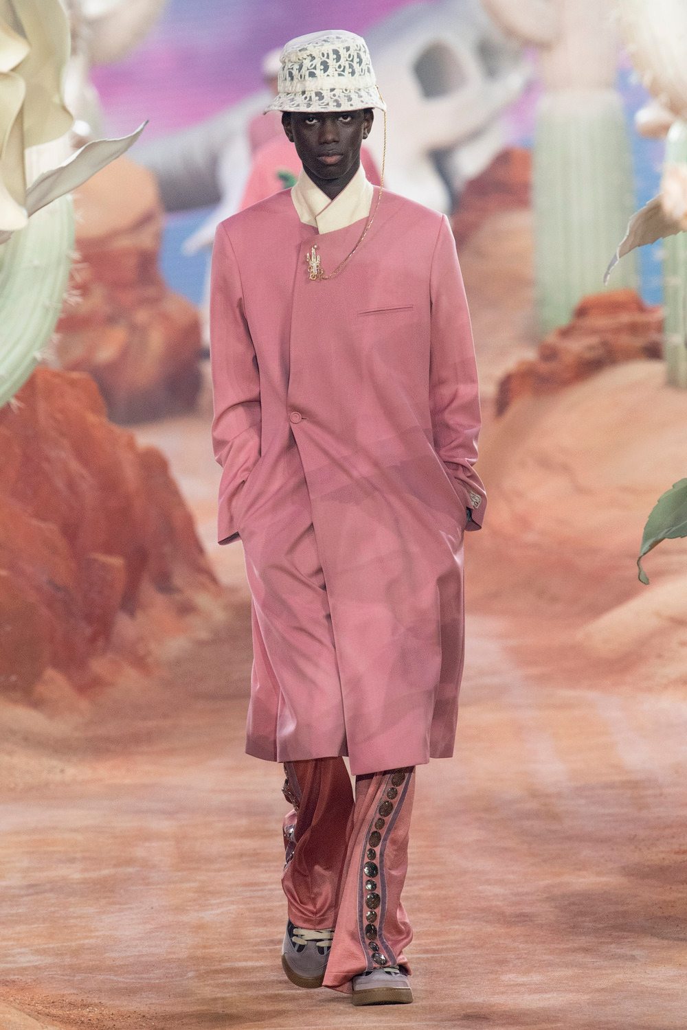 3 choses à savoir sur le défilé Dior printemps-été 2022 en collaboration avec Travis Scott 