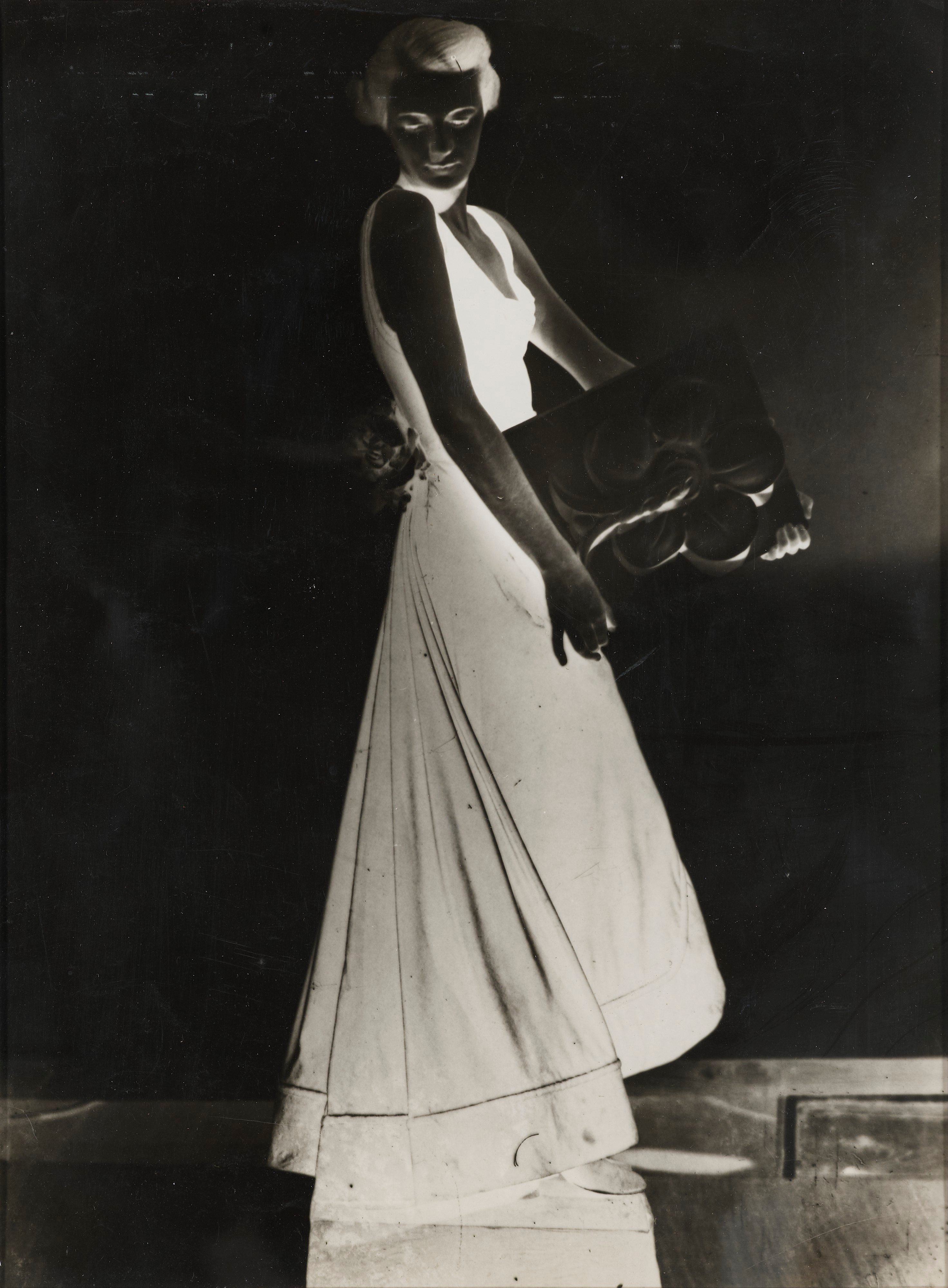 Dora Maar, “Sans titre (mode)” (vers 1935), tirage argentique  © Christie's Paris