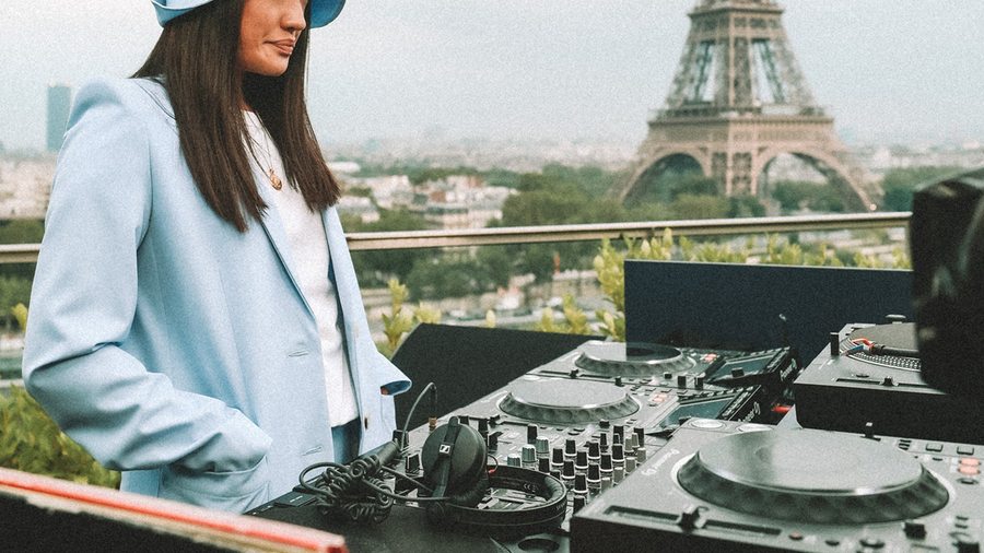 Quelle DJ star incarne l'esprit créatif de la collaboration Montblanc et Maison Kitsuné ? 