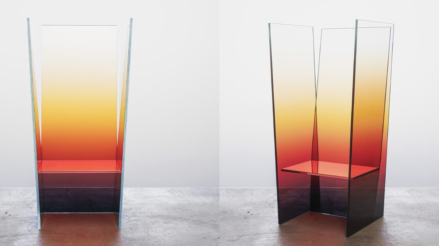 Le designer Germans Ermičs métamorphose les objets en couchers de soleil et en océans infinis