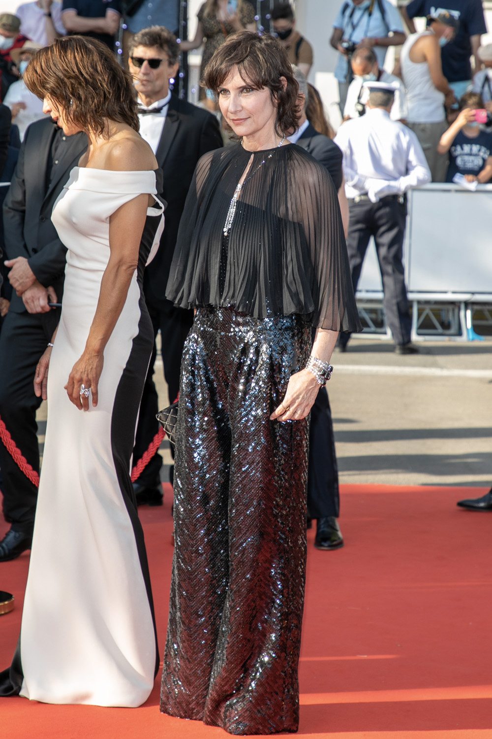 Géraldine Pailas en body et pantalon Chanel au Festival de Cannes. Mise en beauté Chanel.