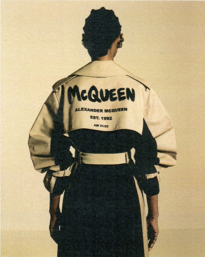Alexander McQueen dévergonde ses classiques avec la collection Graffiti