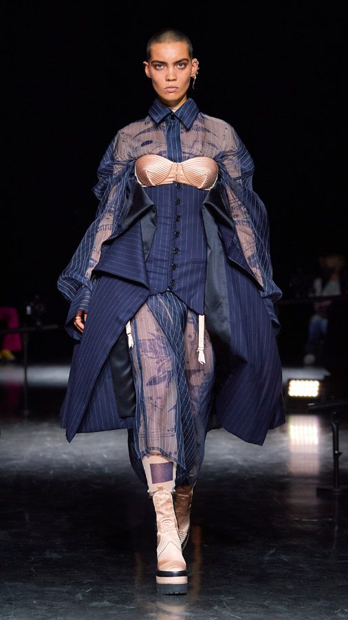 La collection haute couture Jean Paul Gaultier par Sacai.