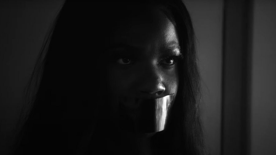 Enny rend hommage aux femmes victimes de violences sexuelles dans un clip puissant