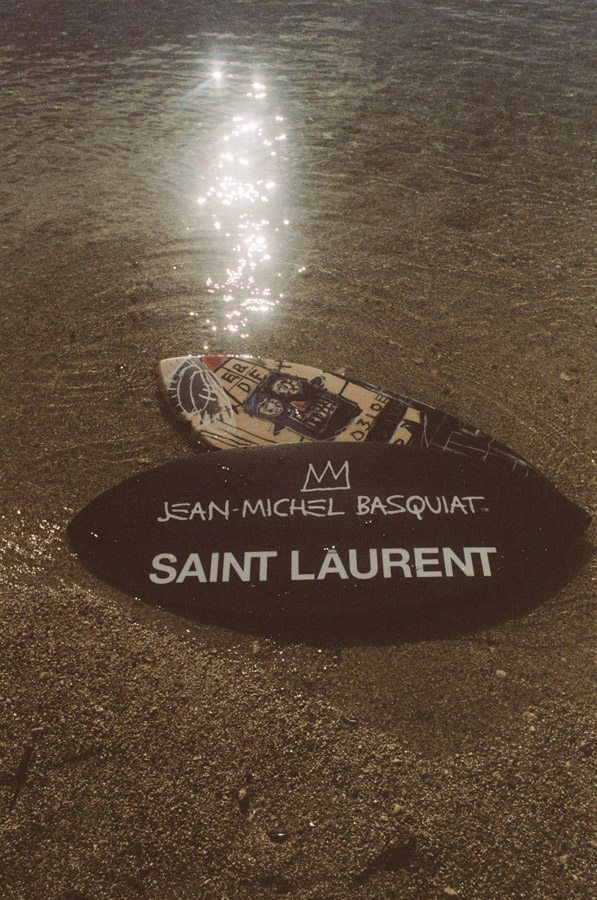 Saint Laurent rend hommage à Basquiat avec une exposition et une collection capsule