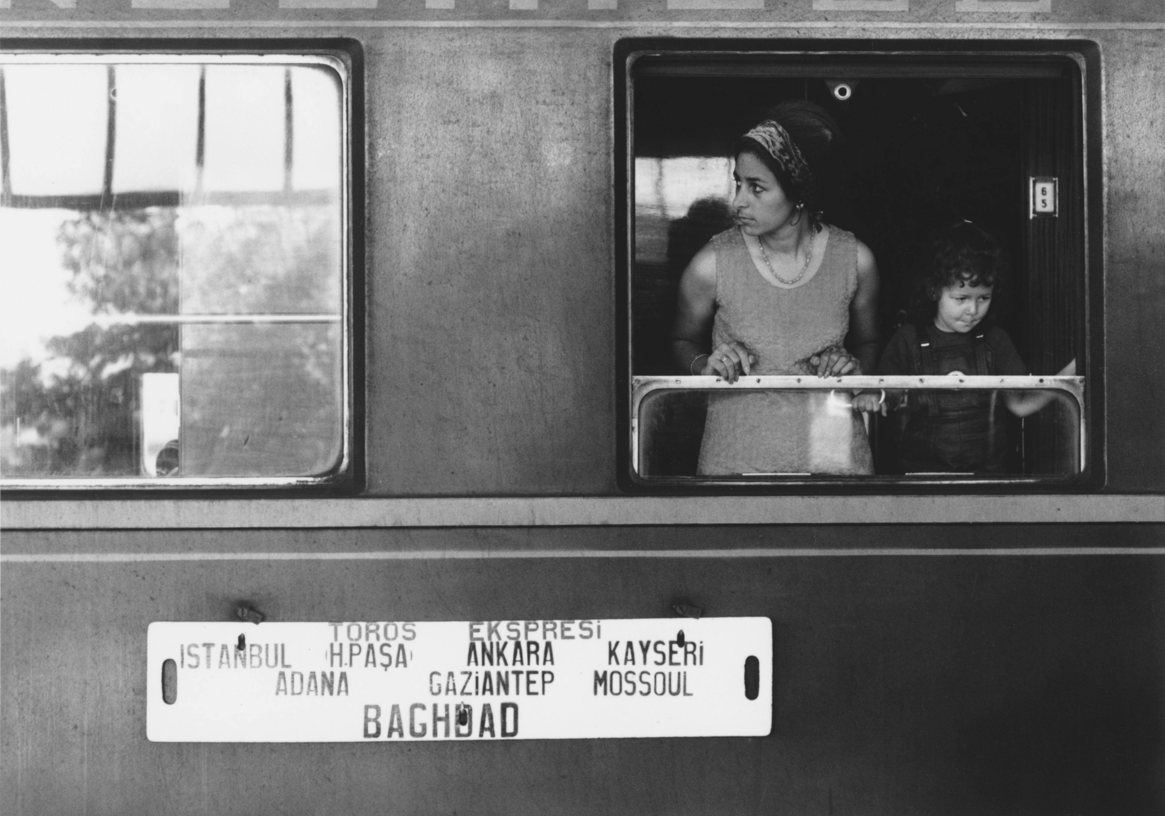 Passagers du train Taurus-Express à destination de Bagdad, 1969. FDOE - Exposition Orient-Express & Cie
