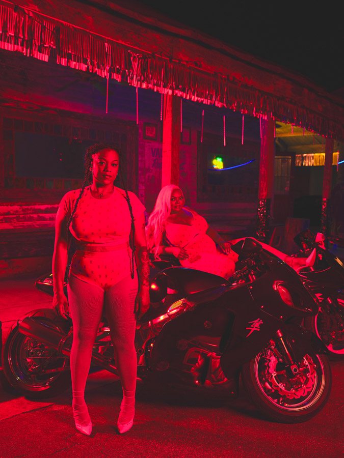 Rihanna met en scène un gang de motardes pour Savage x Fenty