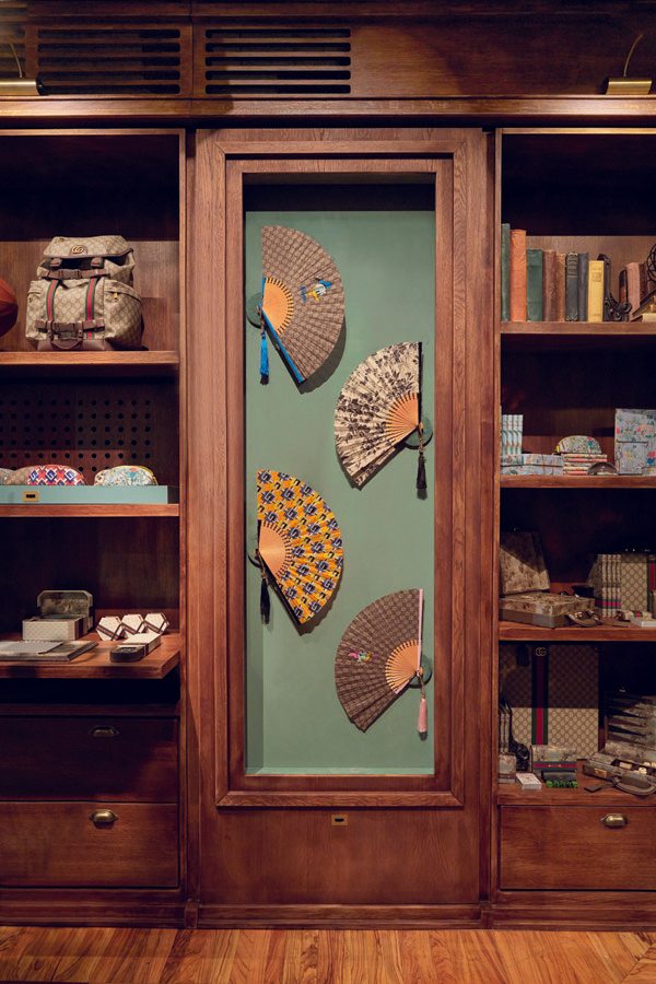 Gucci présente sa collection Lifestyle d'objets pour la maison avec un pop-up à Milan