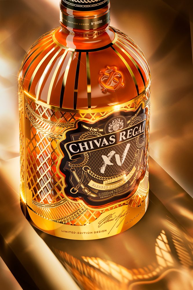 La bouteille Chivas XV par Olivier Rousteing