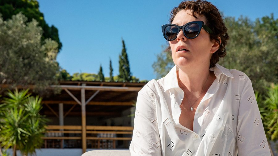 Mostra de Venise : Maggie Gyllenhaal pulvérise le male gaze dans son premier film
