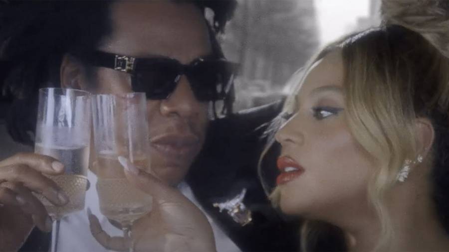 Beyoncé et Jay-Z savourent pizza et champagne dans une vidéo pour Tiffany & Co