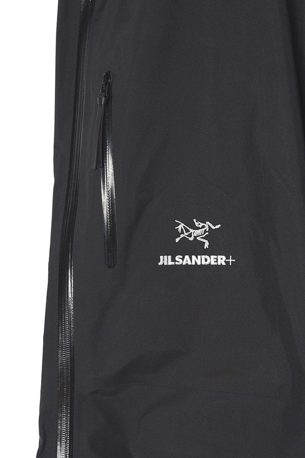 Jil Sander et Arc’teryx imaginent une collection dédiée aux sports d’hiver