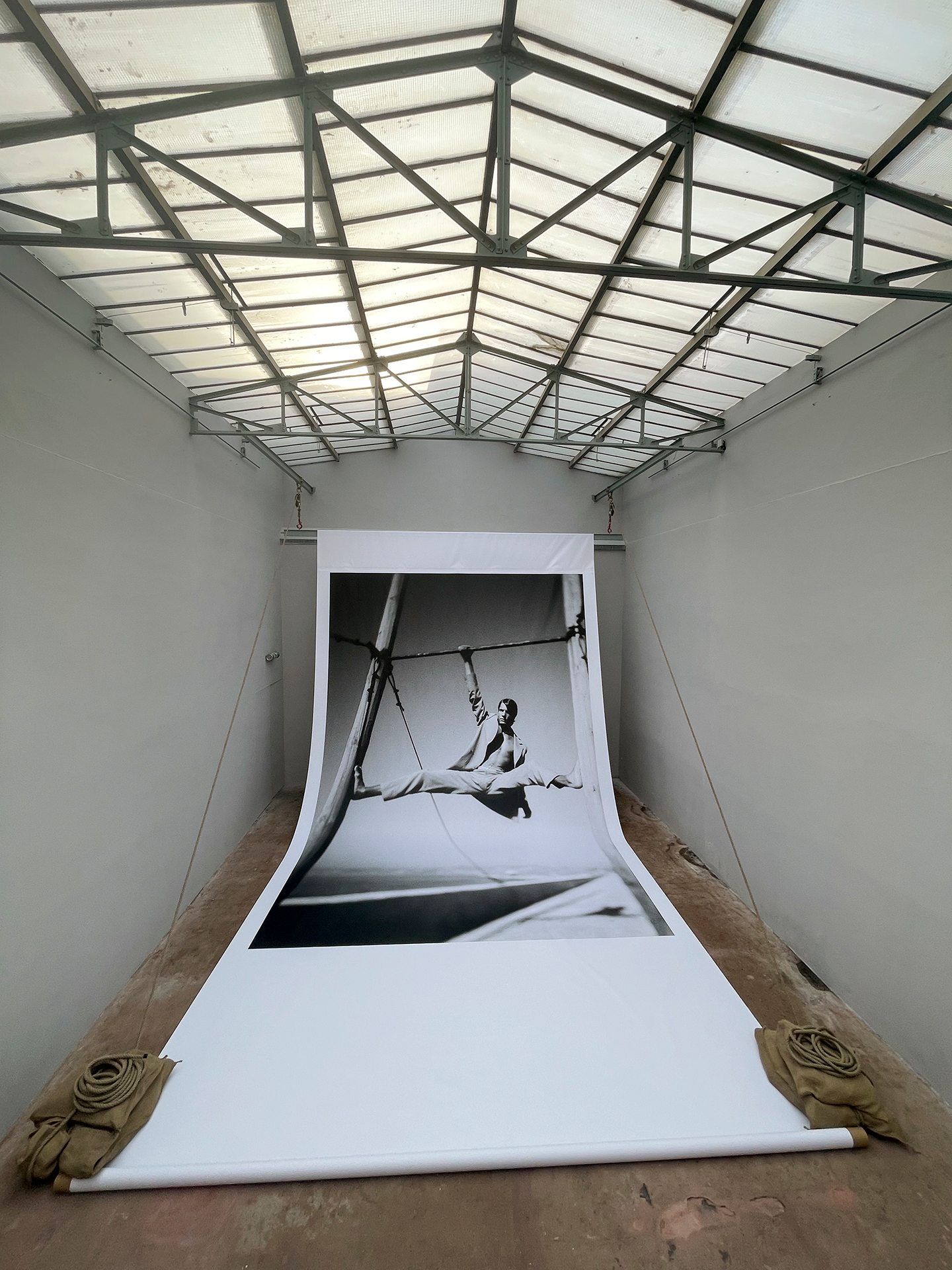 Dominique Issermann expose une photographie géante à la Villa Noailles