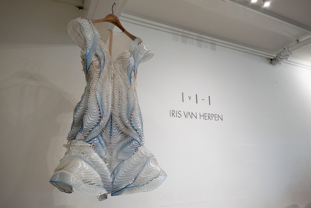 British Fashion Awards : Iris Van Herpen crée pour Maria Sharapova une robe féérique surcyclée