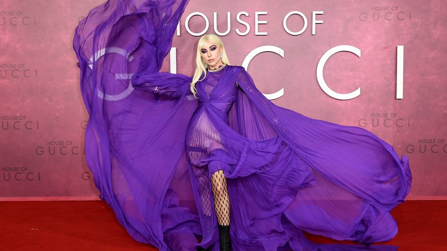 Lady Gaga éblouit en robe Gucci à l’avant-première de House of Gucci