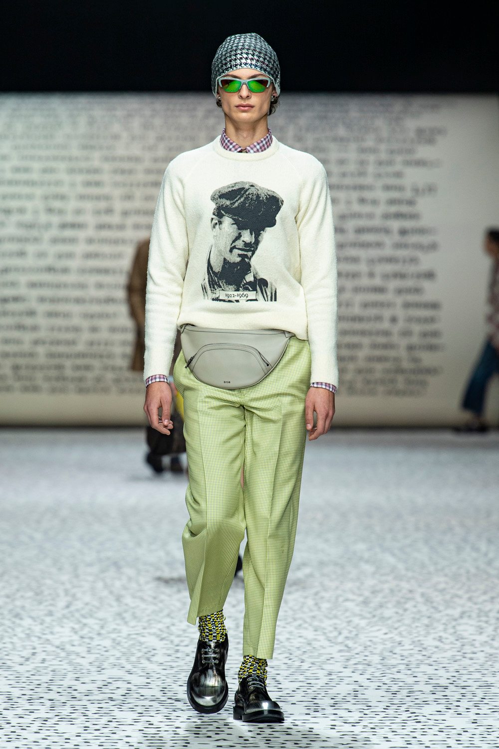 Dior homme fall 2022 célèbre l'écrivain Jack Kerouac