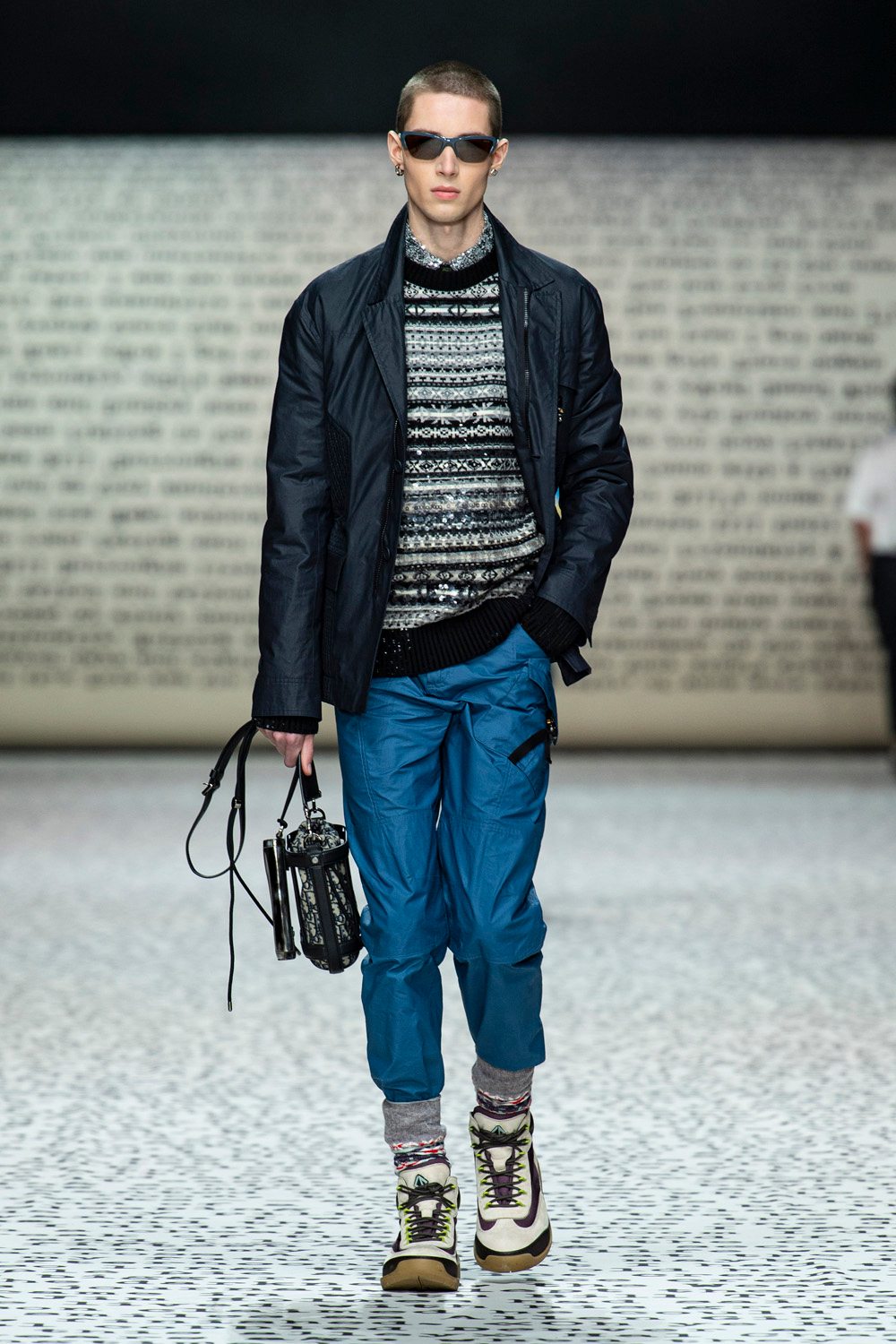 Dior homme fall 2022 célèbre l'écrivain Jack Kerouac